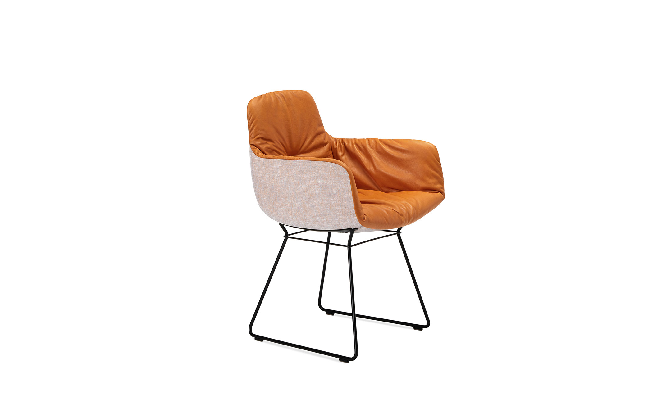 freifrau_2022_Leya_Armchair-High_1-1_ME001_Opium-Cognac_Maple-732_front Platzhalter