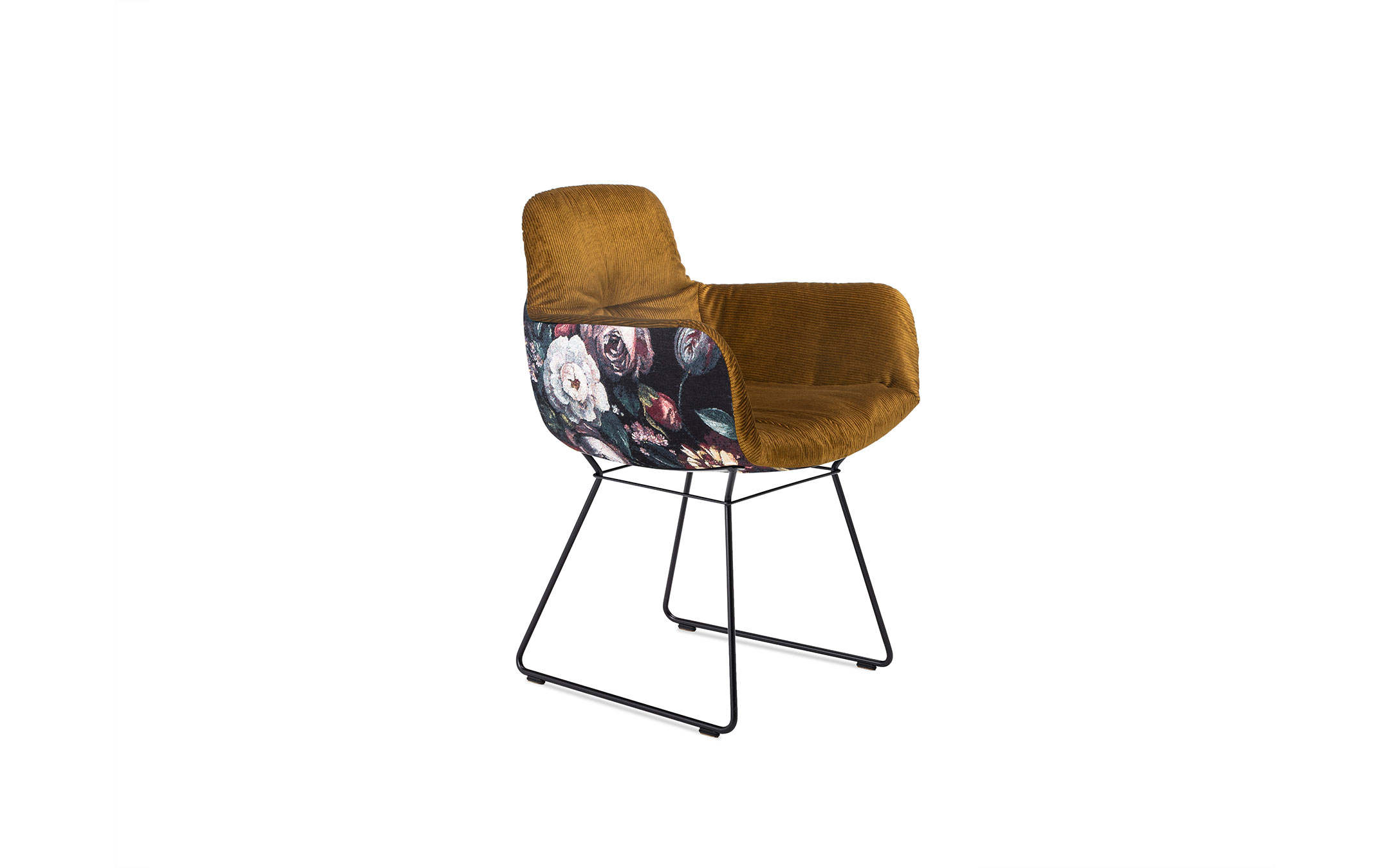 freifrau_2023_Leya_Armchair-High_1-1_ME001_Riga-Kaki_Gobelin-Eden_front Platzhalter