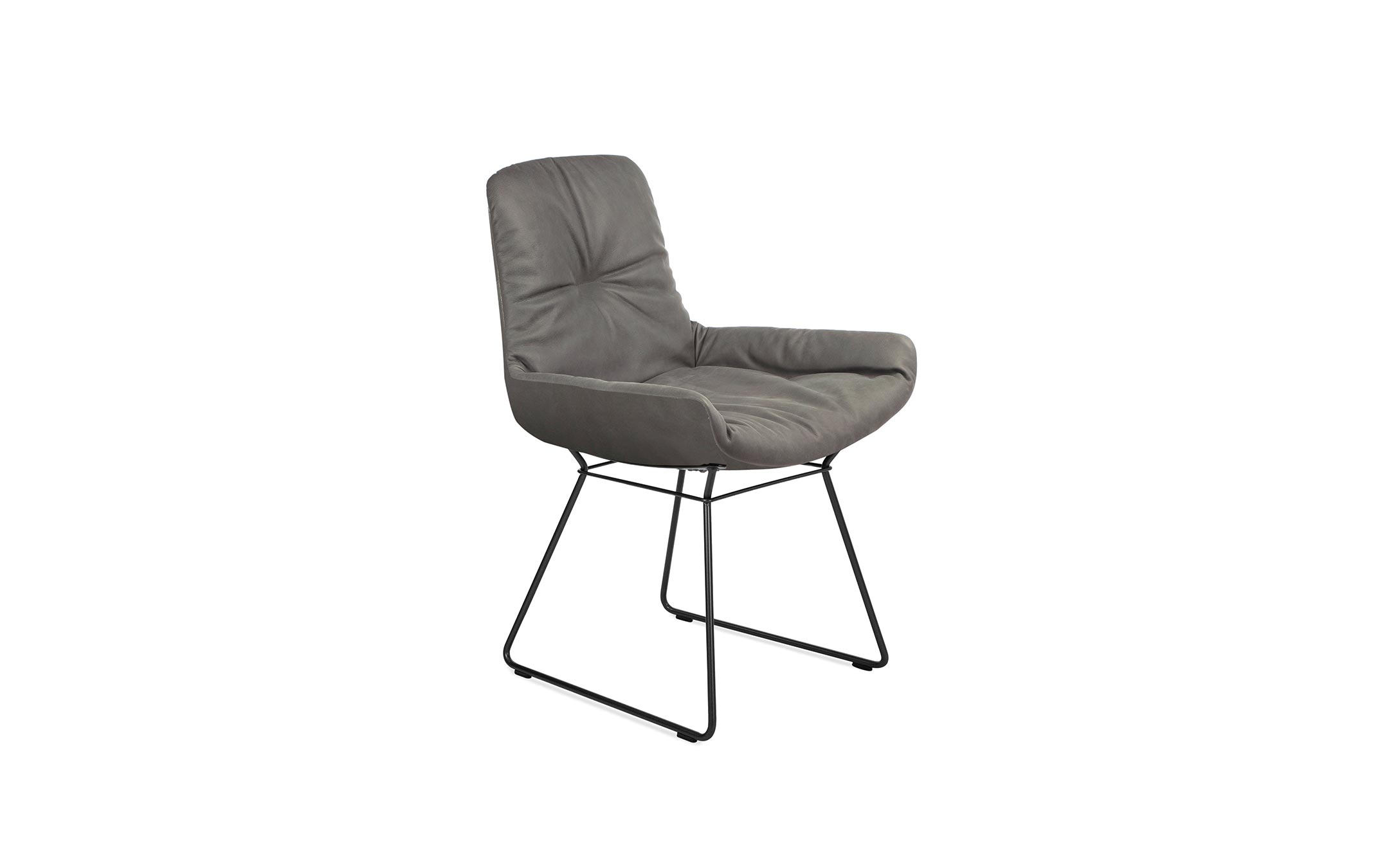 freifrau_2023_Leya_Armchair-Low_1-1_ME001_Muscat-Carbon_front Platzhalter