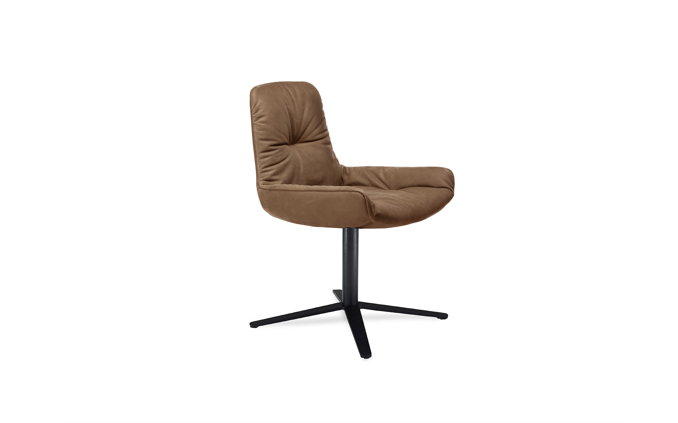 freifrau_2023_Leya_Armchair-Low_2-3_ME001_Muscat-Cacao_front Platzhalter