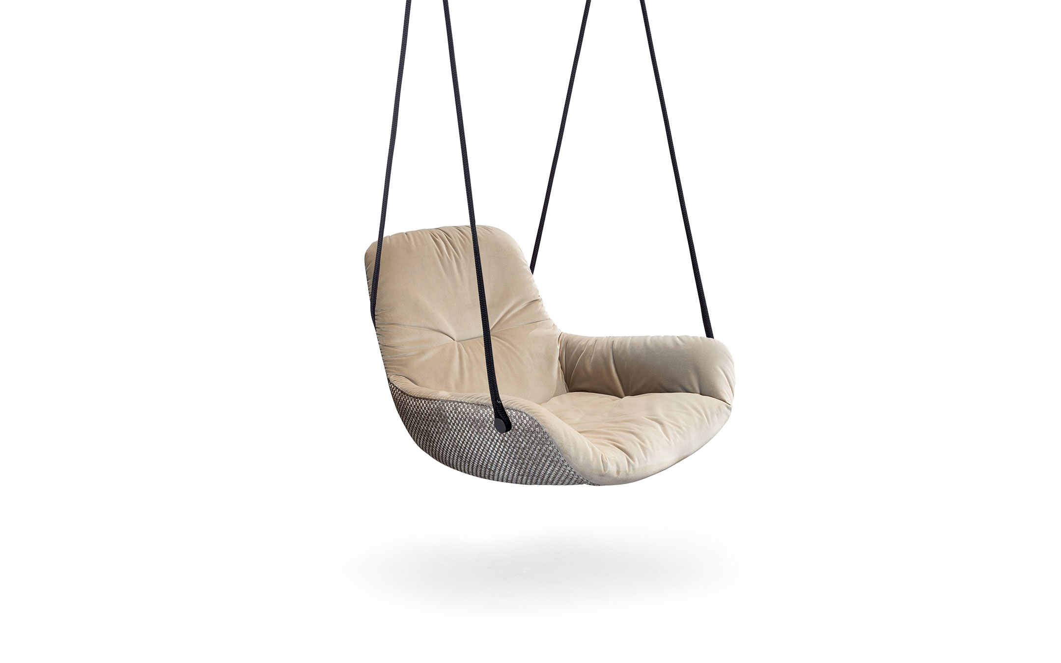 freifrau_Leya_Lounge-Swing-Seat_Adamo-Sabbia_Raphael-Beige_front Platzhalter