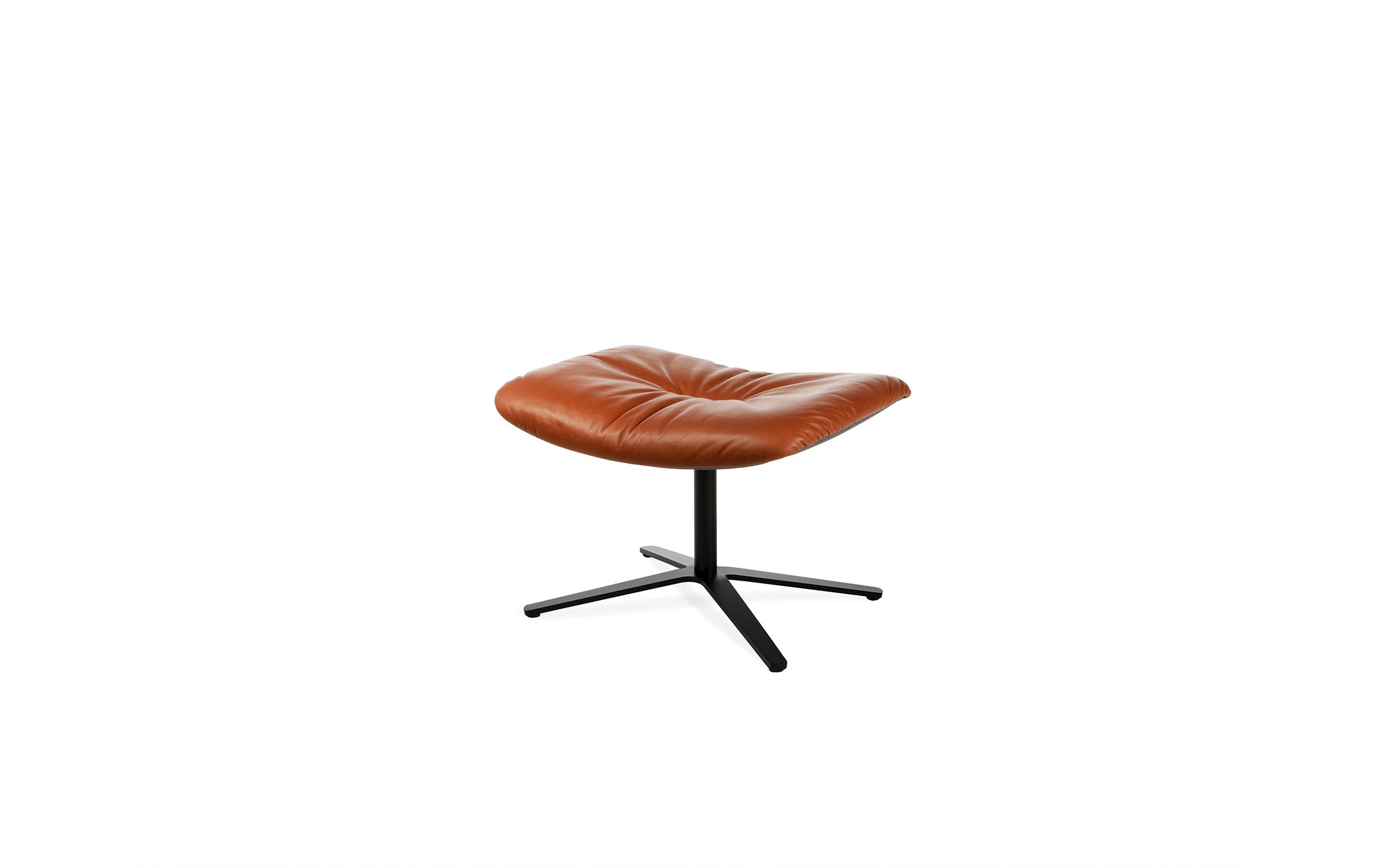 freifrau_Leya_Ottoman_2-3_ME001_Adora-Kandis_Smart-Charbon_front Platzhalter