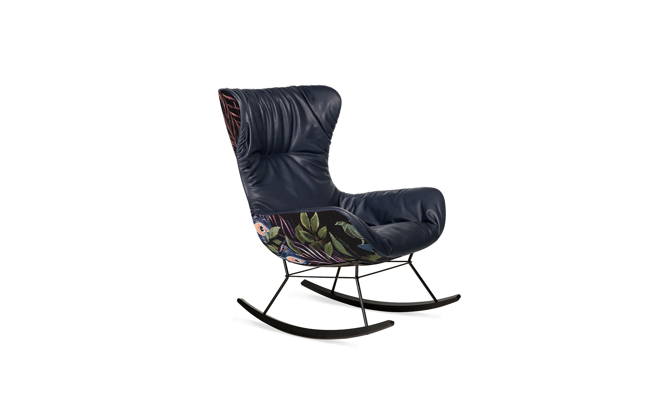 freifrau_Leya_Rocking-Wingback-Chair_ME001_WD002_Muscat-Blues_Gobelin-Oasis_front Platzhalter