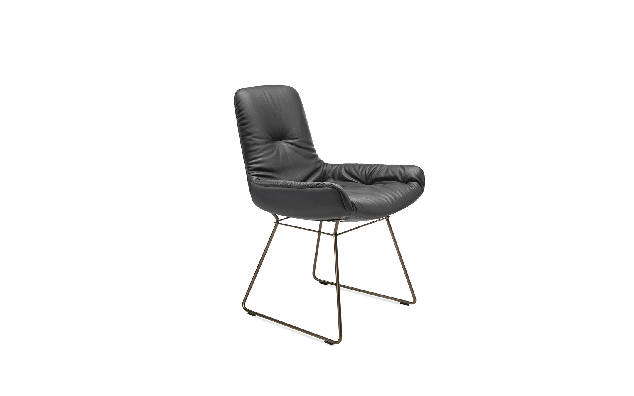 freifrau_2022_Leya_Armchair-Low_1-1_ME025_Adora-Anthracite_front Platzhalter
