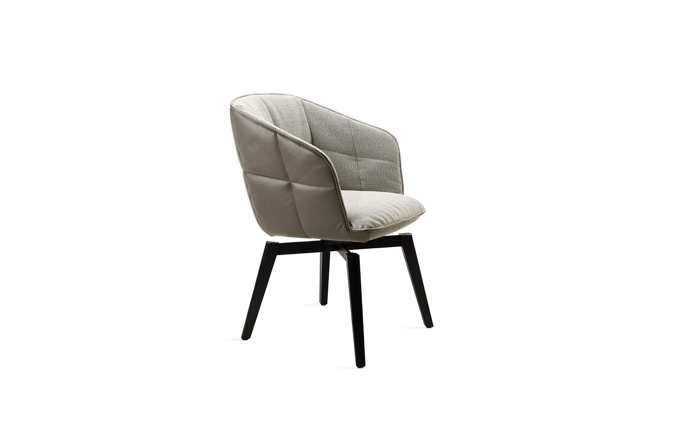 freifrau_2023_Marla_Armchair-High_3-2-1_WD002_Opera-Macadamia_Sahara-Stone_front Platzhalter