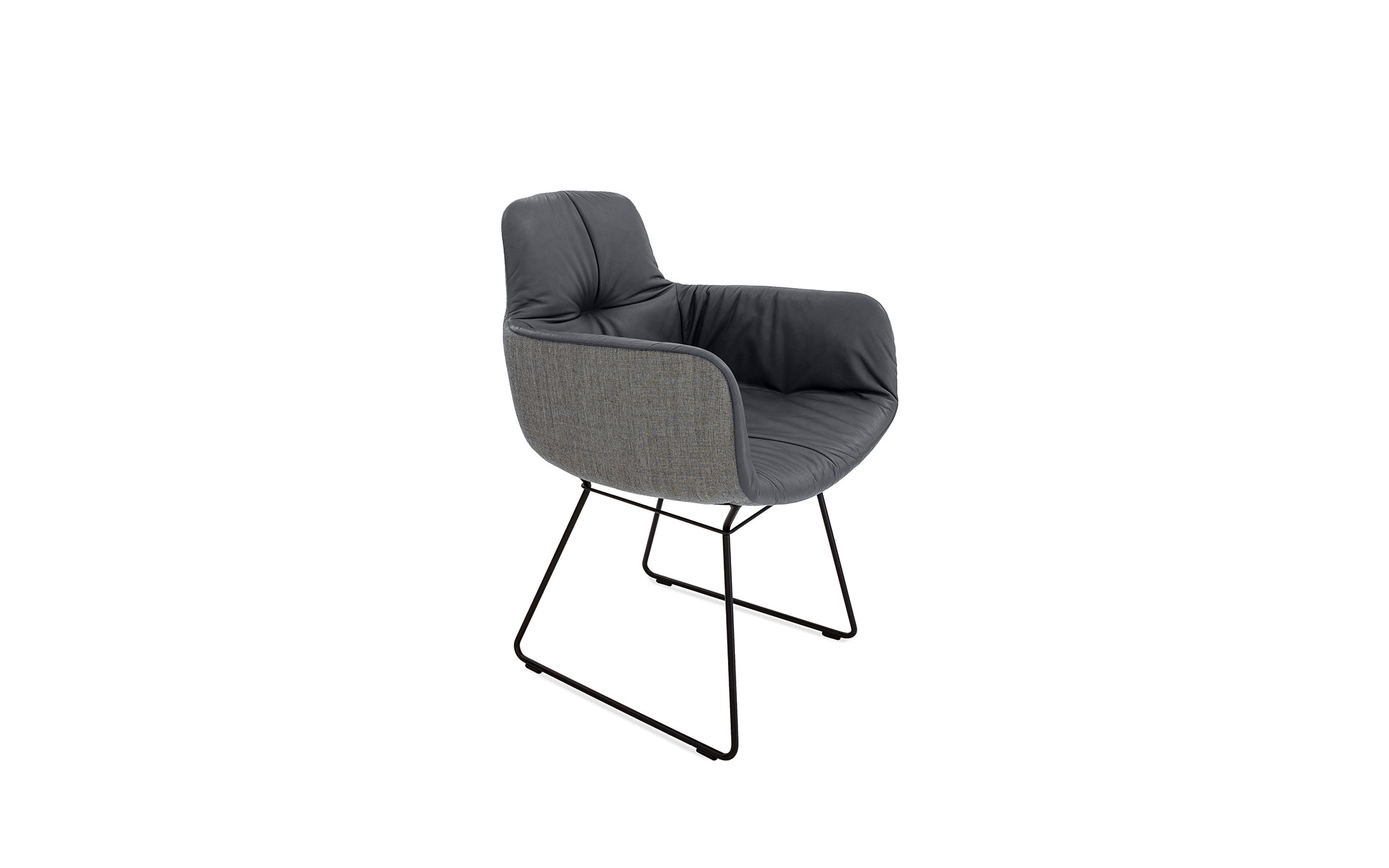 freifrau_Leya_Armchair-High_1-1_ME001_Sahara-Plaza_Canvas-134_front Platzhalter
