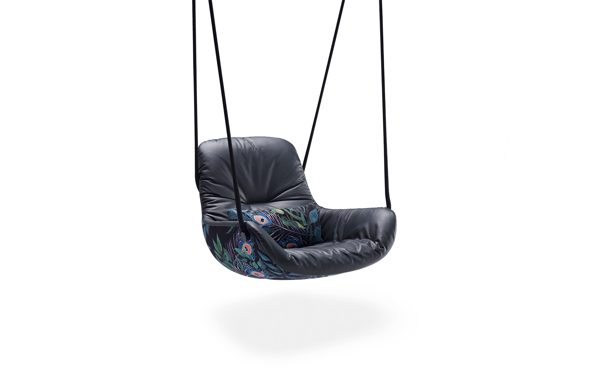freifrau_Leya_Lounge-Swing-Seat_2-Punkt_Adora-Ebony_Gobelin-Oasis_front Platzhalter