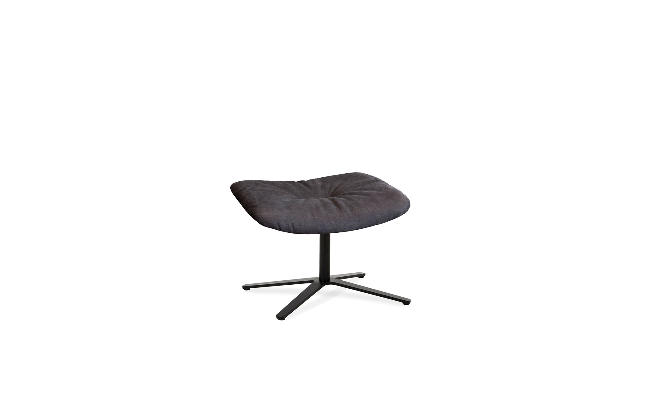 freifrau_Leya_Ottoman_2-3_ME001_Cayenne-Ebony_Scarabeo-Charcoal_front Platzhalter