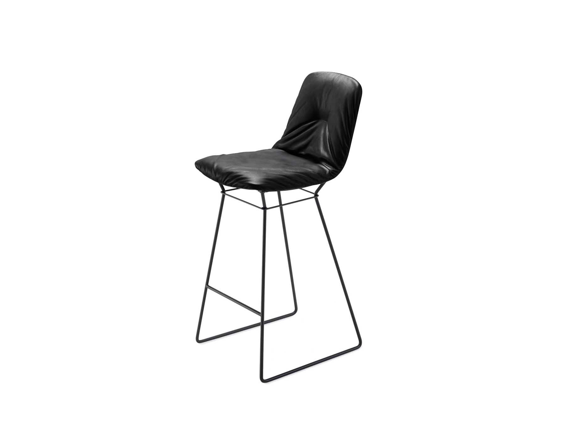 Leya_Counterstool-High_1-1_ME001_Sahara-Ebony_front Platzhalter