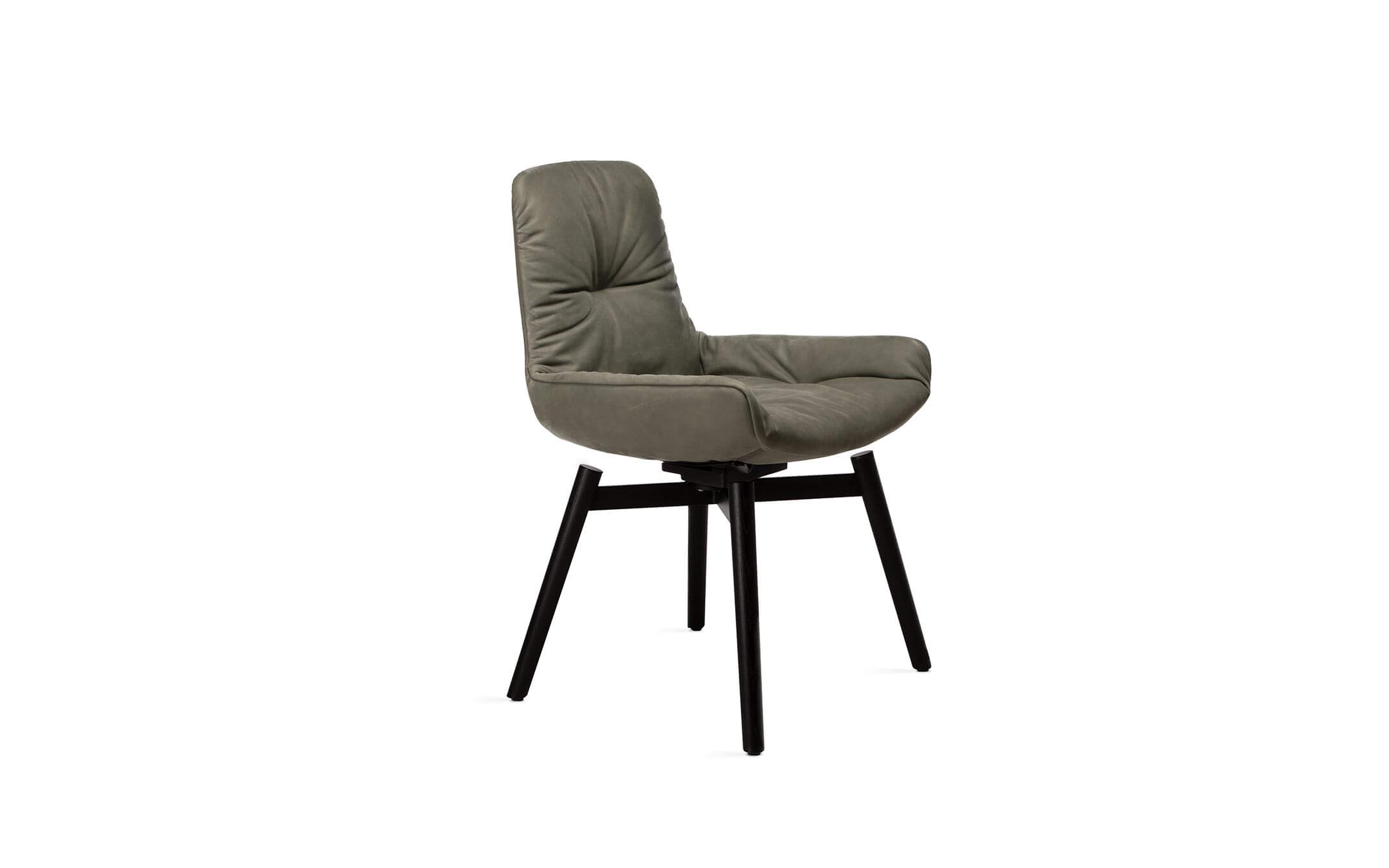 freifrau_2023_Leya_Armchair-Low_3-2-1_WD002_Muscat-Jade_front Platzhalter