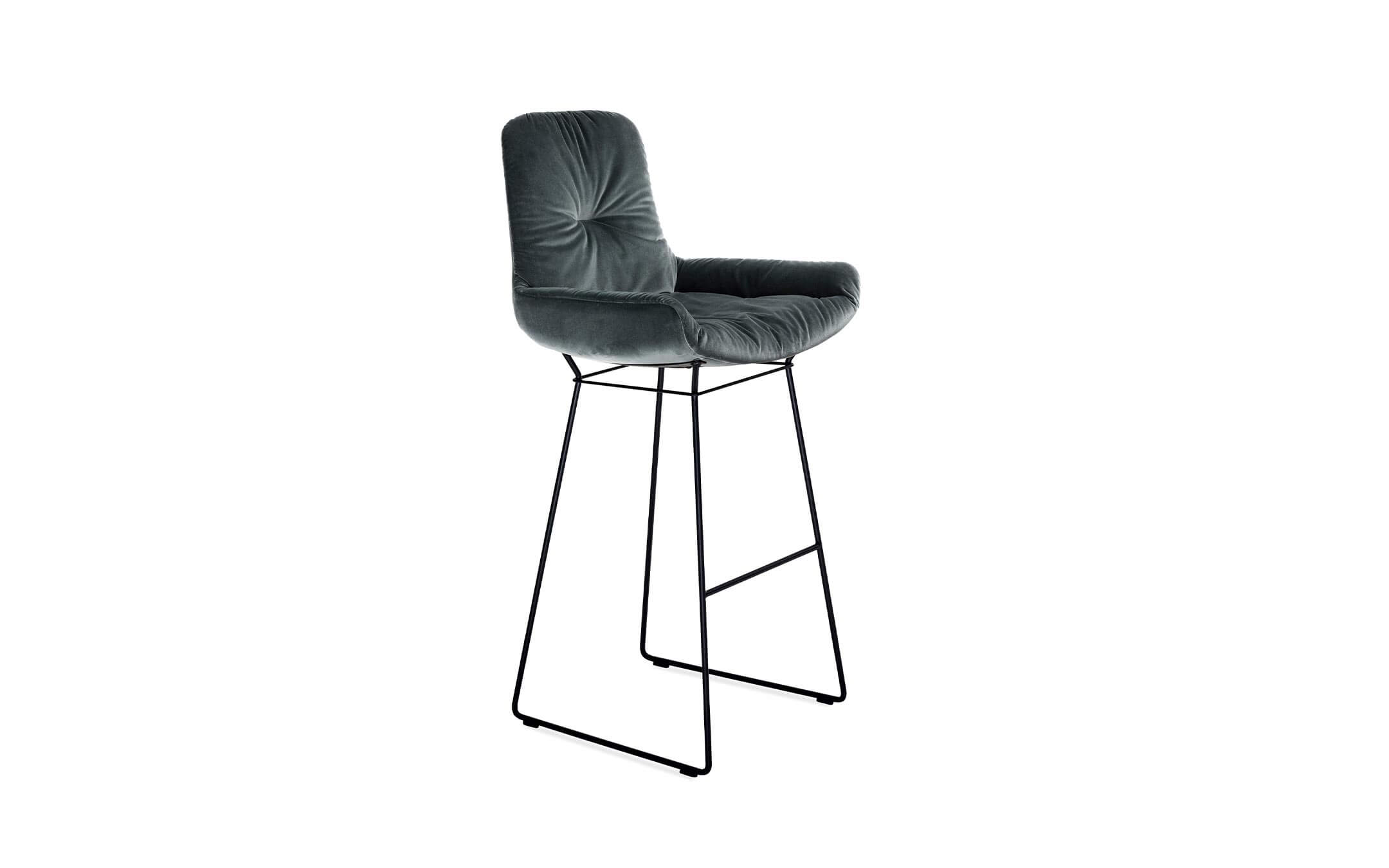 freifrau_2023_Leya_Bar-Armchair-Low_1-1_ME001_Harald-182_front Platzhalter