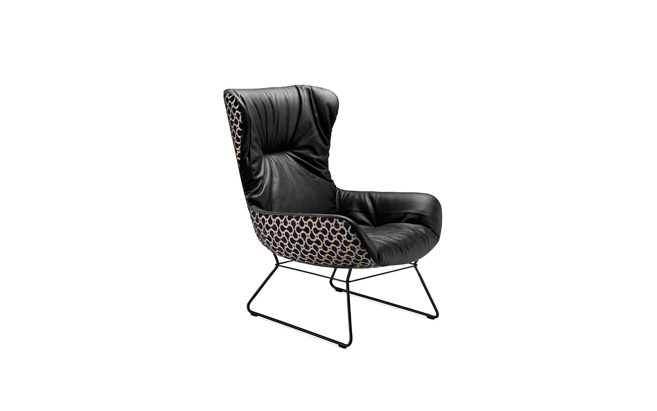 freifrau_2023_Leya_Wingback-Chair_1-1_ME001_Adora-Ebony_Scarabeo-006_front Platzhalter