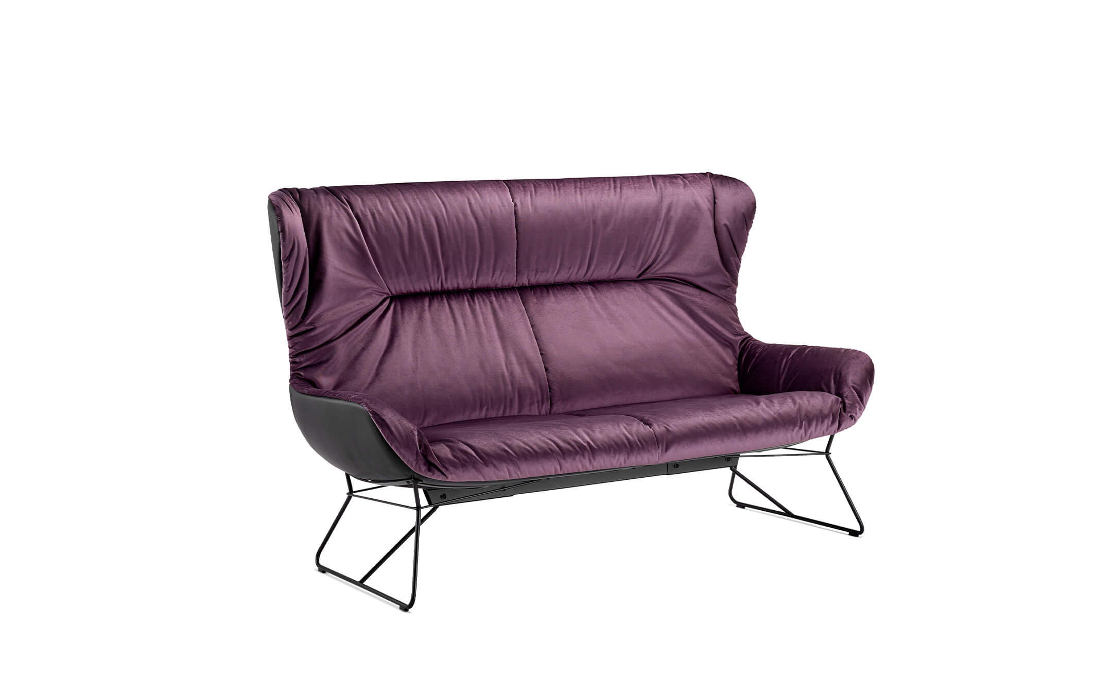 freifrau_2023_Leya_Wingback-Couch_1-1_ME001_Avalon-026_Sahara-Ebony_front Platzhalter