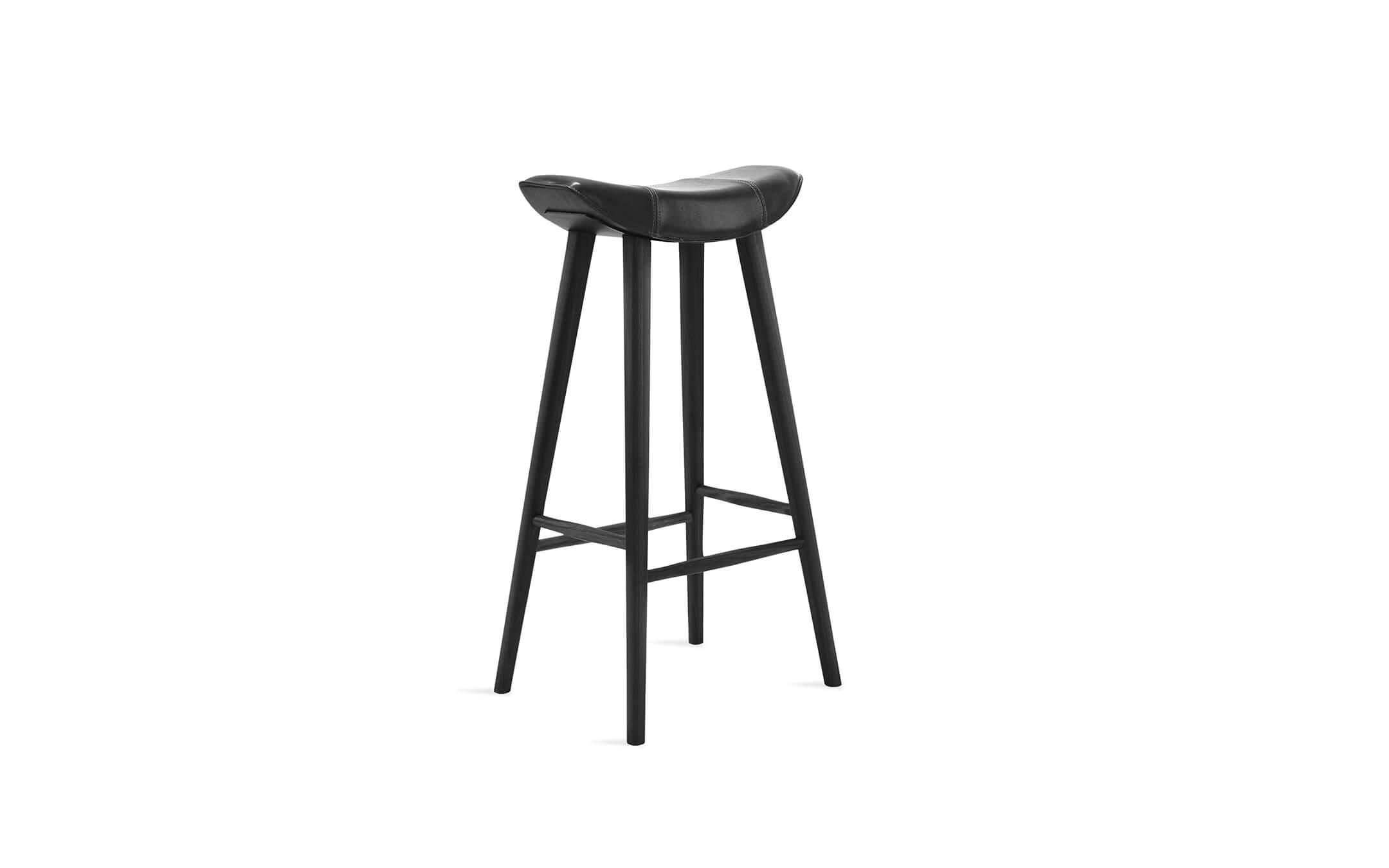 freifrau_Kya_Barstool_3-2_WD002_Opium-Ebony_front Platzhalter