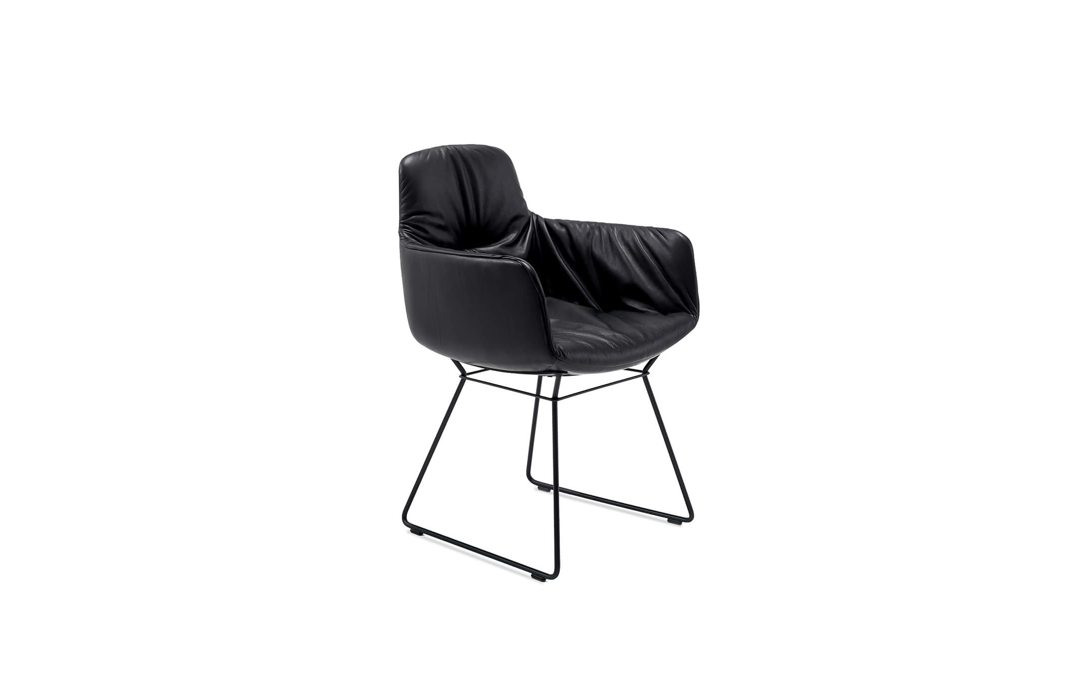 freifrau_Leya_Armchair-High_1-1_ME001_Sahara-Ebony_front Platzhalter
