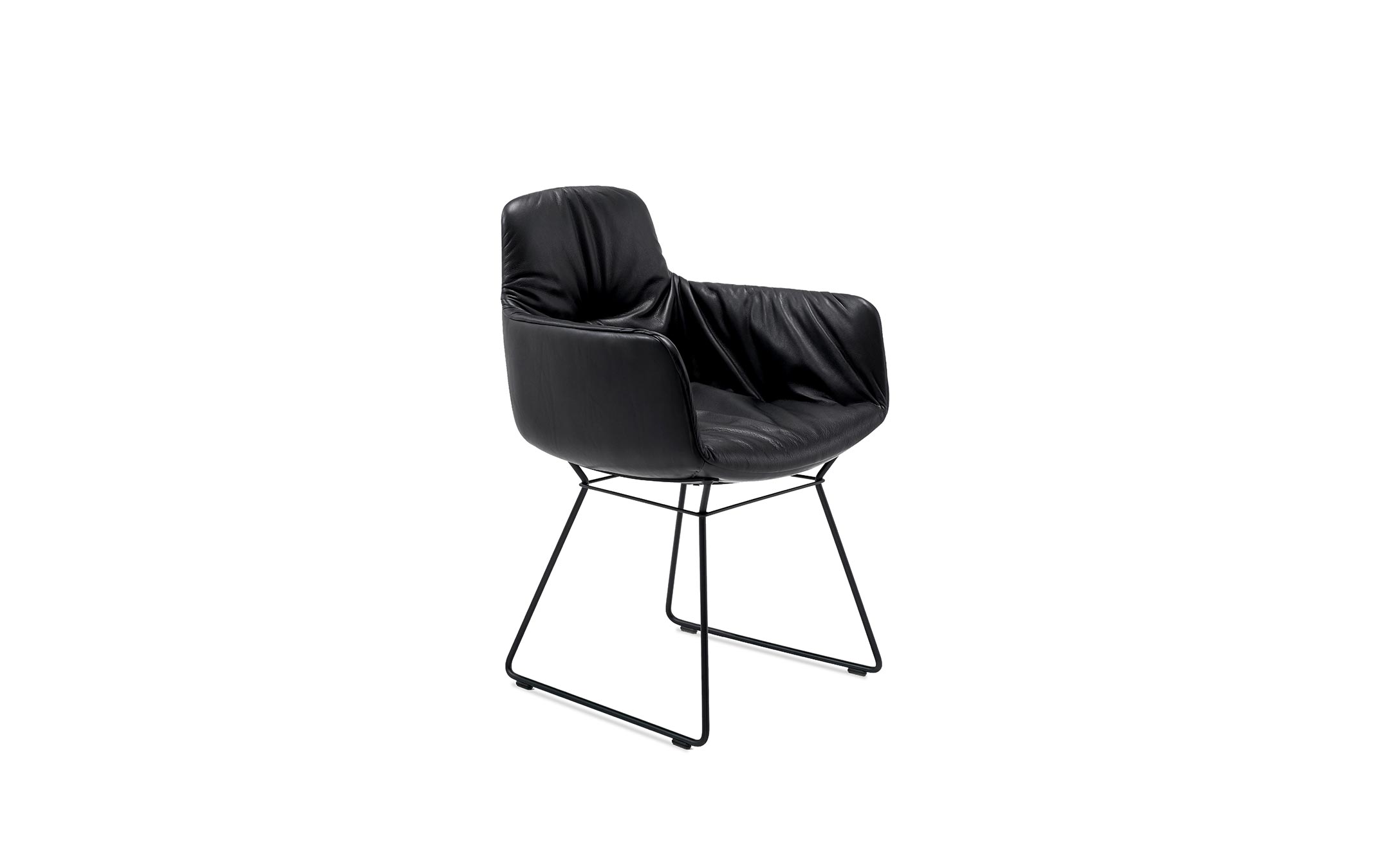 freifrau_Leya_Armchair-High_1-1_ME001_Sahara-Ebony_front Platzhalter