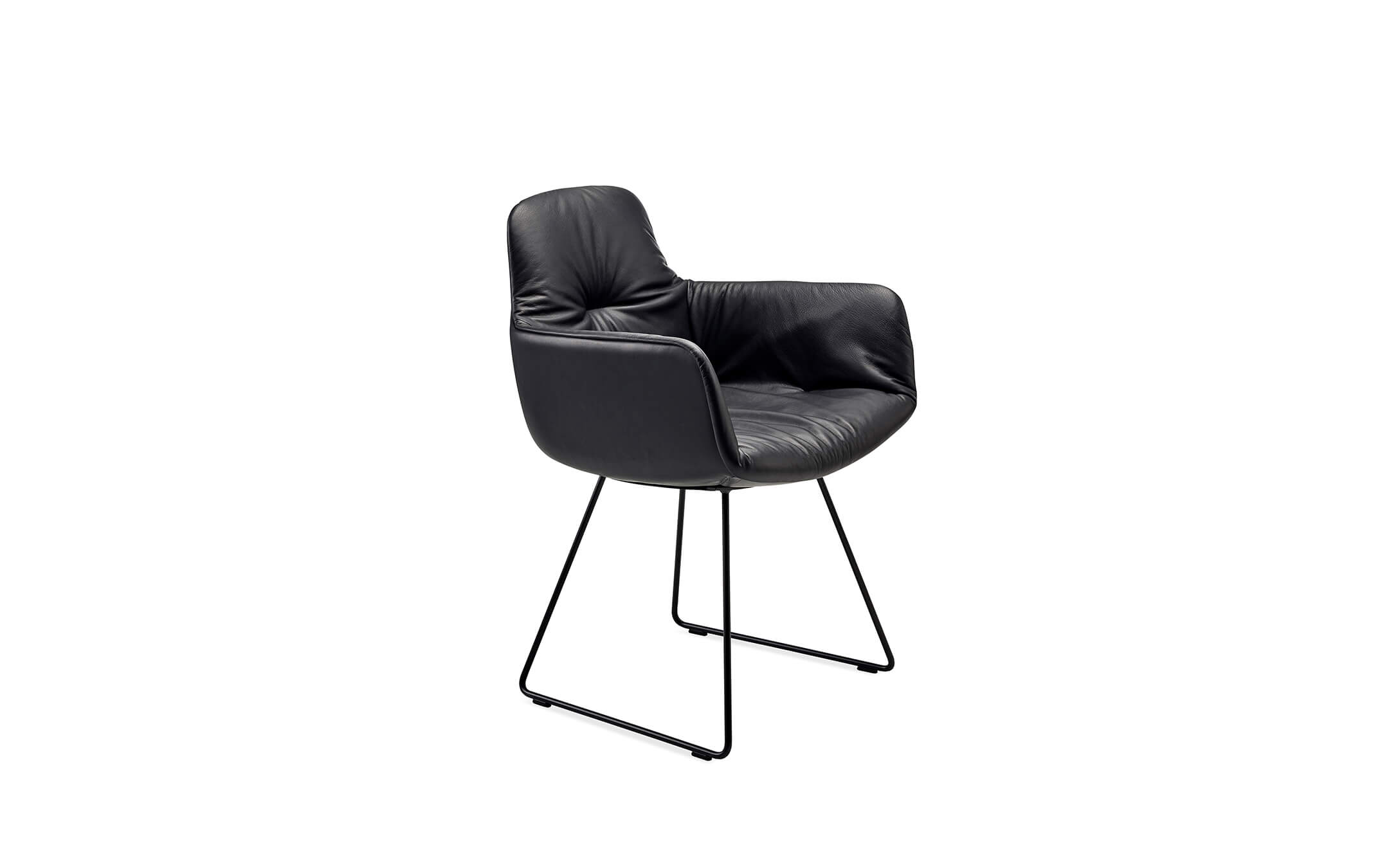 freifrau_Leya_Armchair-High_1-2_ME001_Sahara-Ebony_front Platzhalter