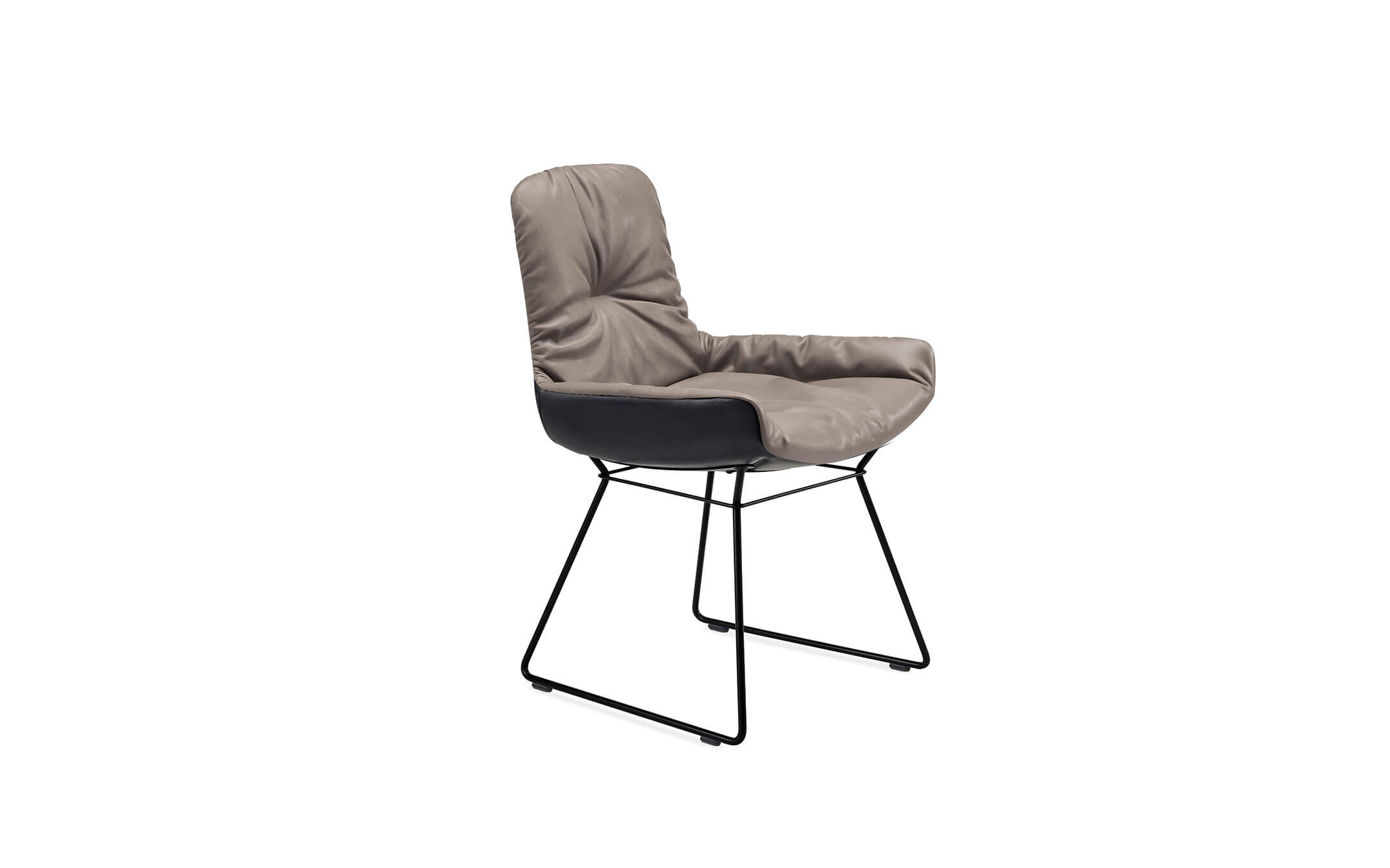 freifrau_Leya_Armchair-Low_1-1_ME001_Sahara-Stone_Sahara-Ebony_front Platzhalter