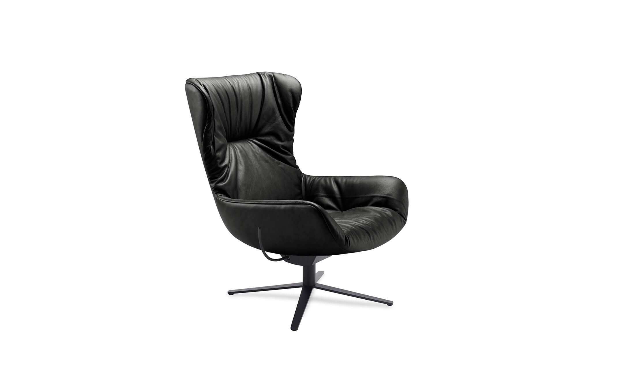 freifrau_Leya_Wingback-Chair_2-3-1_ME001_Sahara-Ebony_front Platzhalter