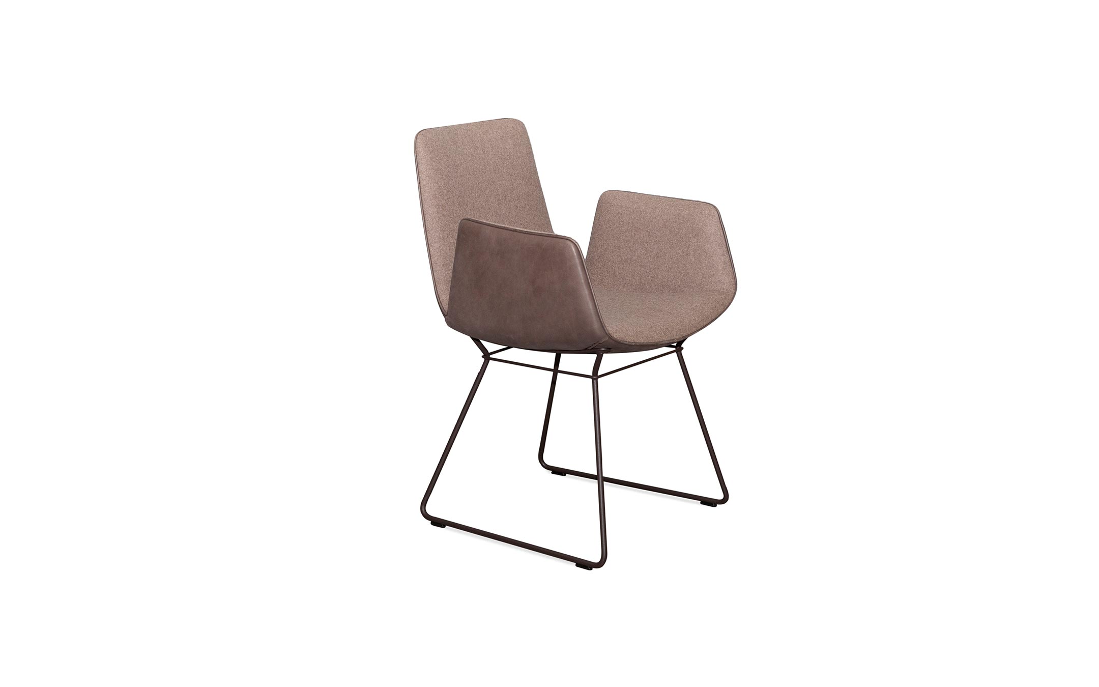 freifrau_2024_Amelie_Armchair-High_1-1_ME005_Bergen-428_Muscat-Coffee_front Platzhalter