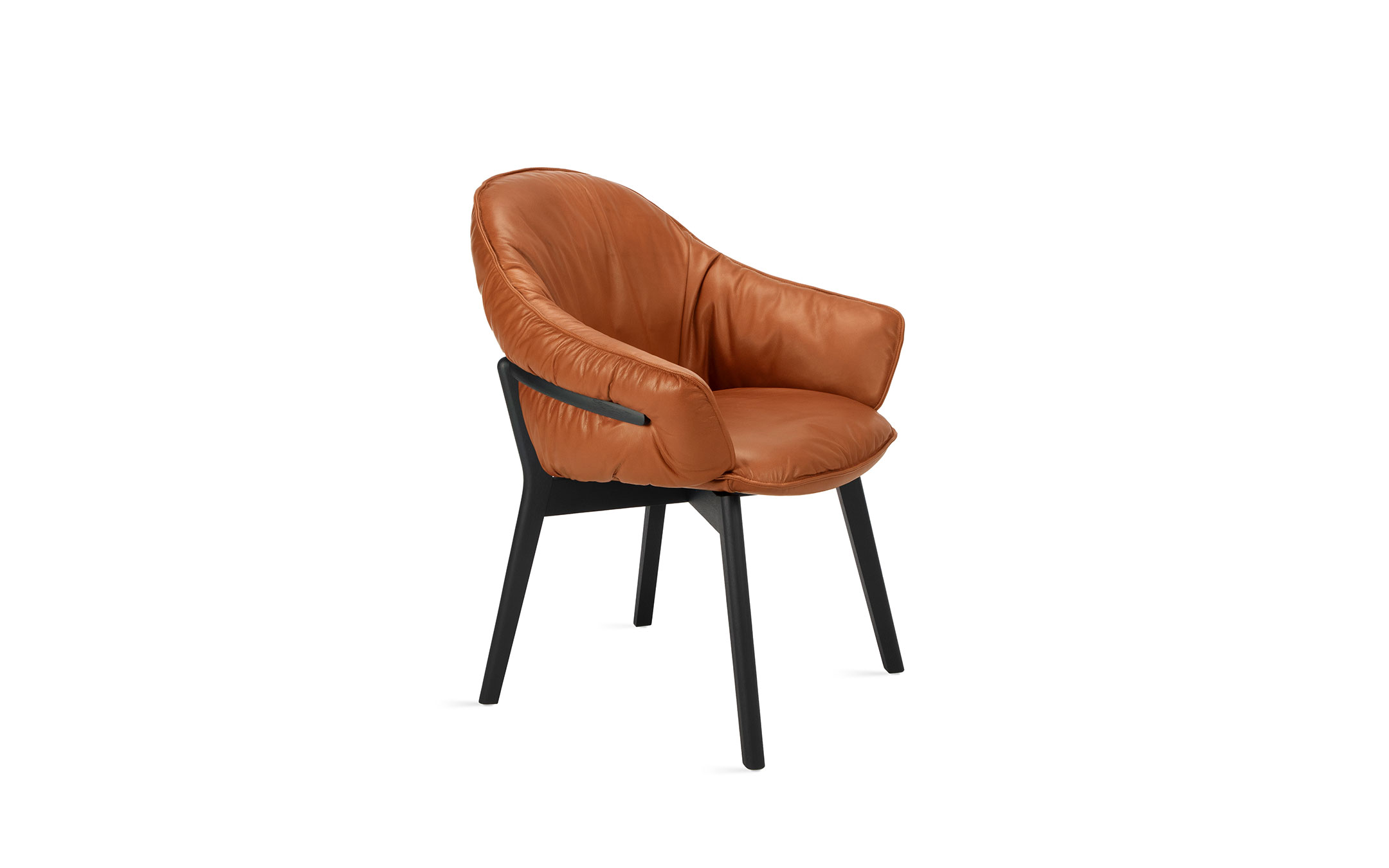 freifrau_2024_Marie_Armchair_3-4_WD002_Adora-Cognac_front Platzhalter